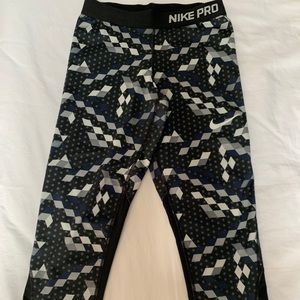 Nike Pro Cropped Leggings